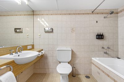 EXEC - BATHROOM-1
